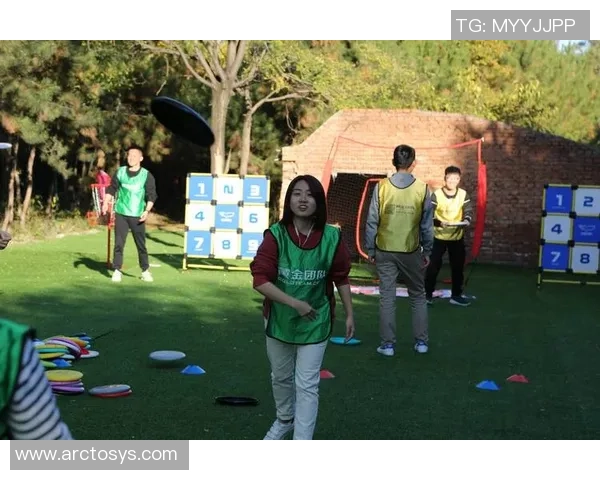 飞盘战术解析：杭州飞盘队如何利用边路渗透提升进攻效率